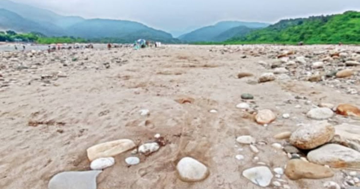 লুট হওয়া পাথর আগের জায়গায় নেওয়া হবে, জড়িতদের করা হবে গ্রেফতার