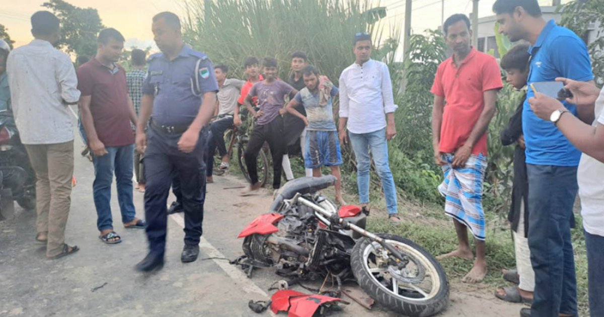 কুষ্টিয়ায় পিকআপ-মোটরসাইকেল সংঘর্ষে প্রাণ গেলো দুই কিশোরের