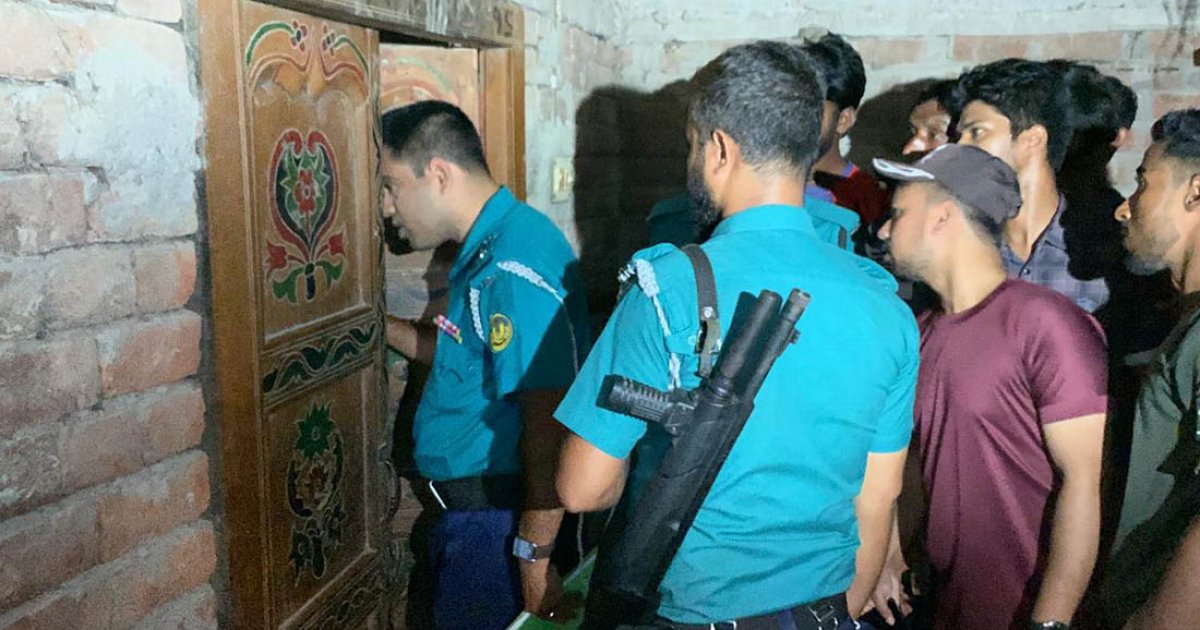 রাজশাহীতে একই পরিবারের চার জনের মৃত্যুর ঘটনায় দুটি মামলা