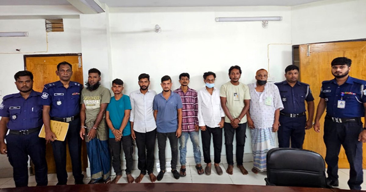 জাহাজের ক্রুদের অচেতন করে কোটি টাকার চিনি লুটের চেষ্টা, গ্রেফতার ৮