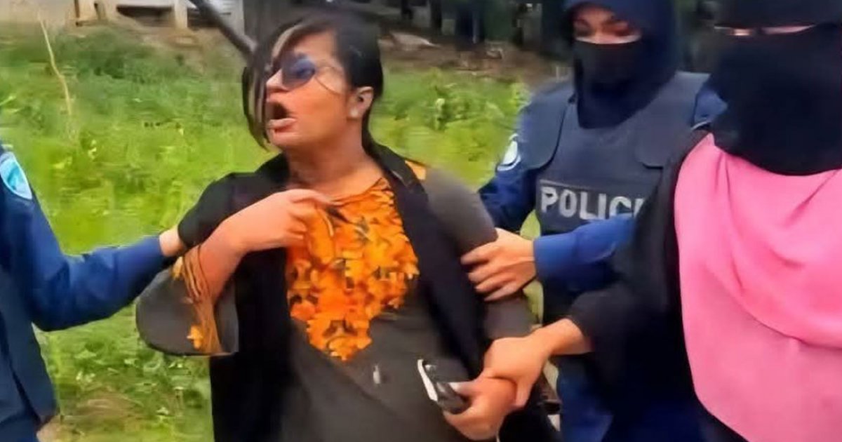উখিয়ায় চাকরিচ্যুত শিক্ষকদের বিক্ষোভে পুলিশের লাঠিচার্জ, আটক ১৫