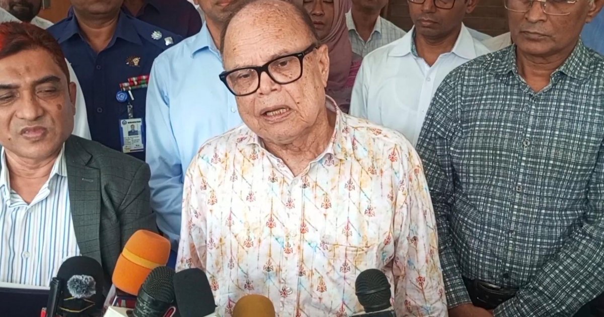 চাল শুধু মানুষই খায় না, গরু-ছাগল ও হাঁস-মুরগিও খায়: খাদ্য উপদেষ্টা