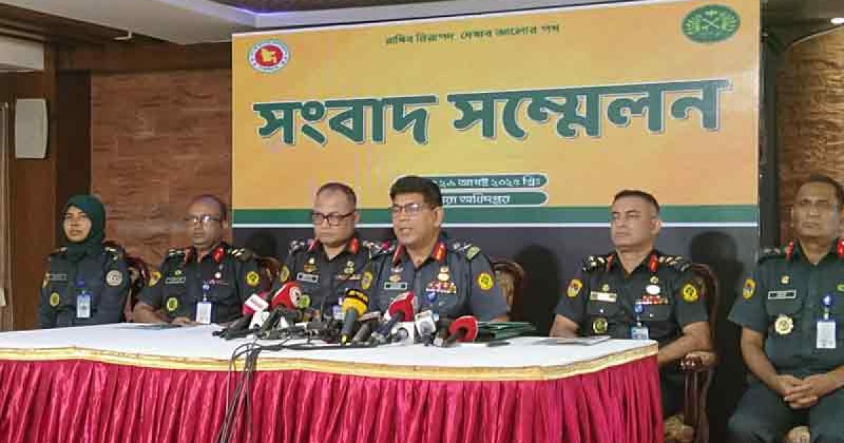 জেল থেকে বন্দিরা আমাকেও ফোন দিতেন: আইজি প্রিজনস
