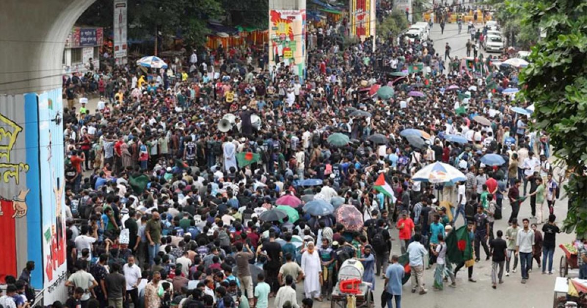 আজও শাহবাগ অবরোধ করে প্রকৌশল শিক্ষার্থীদের বিক্ষোভ, এক ঘণ্টার আল্টিমেটাম