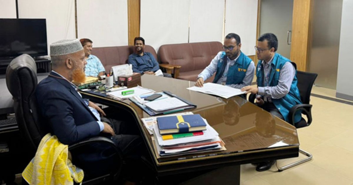 উপদেষ্টা হওয়ার আশায় ২০০ কোটি টাকার চেক, দুদকের জালে চিকিৎসক