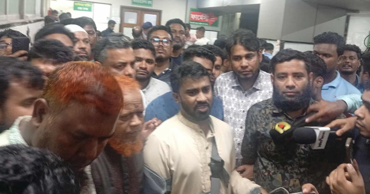 নুরের ওপর হামলায় জড়িত আইনশৃঙ্খলা বাহিনীর সদস্যদের বিচার চাইলেন রাশেদ খান