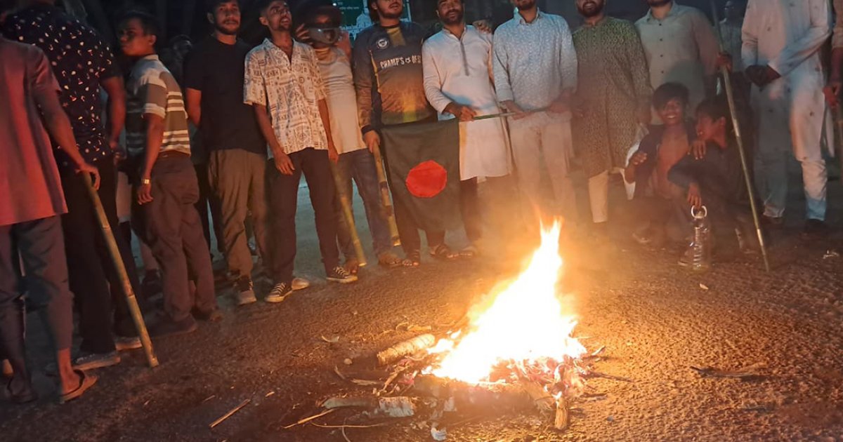 নুরের ওপর হামলার প্রতিবাদে চট্টগ্রামে সড়ক অবরোধ