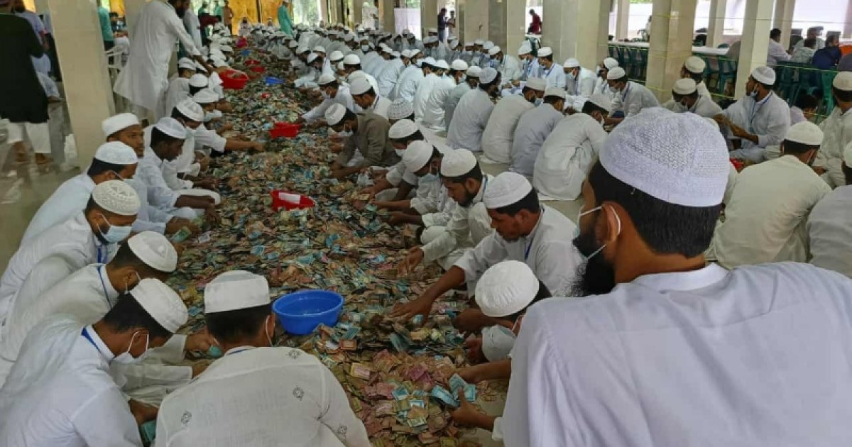 পাগলা মসজিদের দানবাক্সে এবার ৩২ বস্তা টাকা