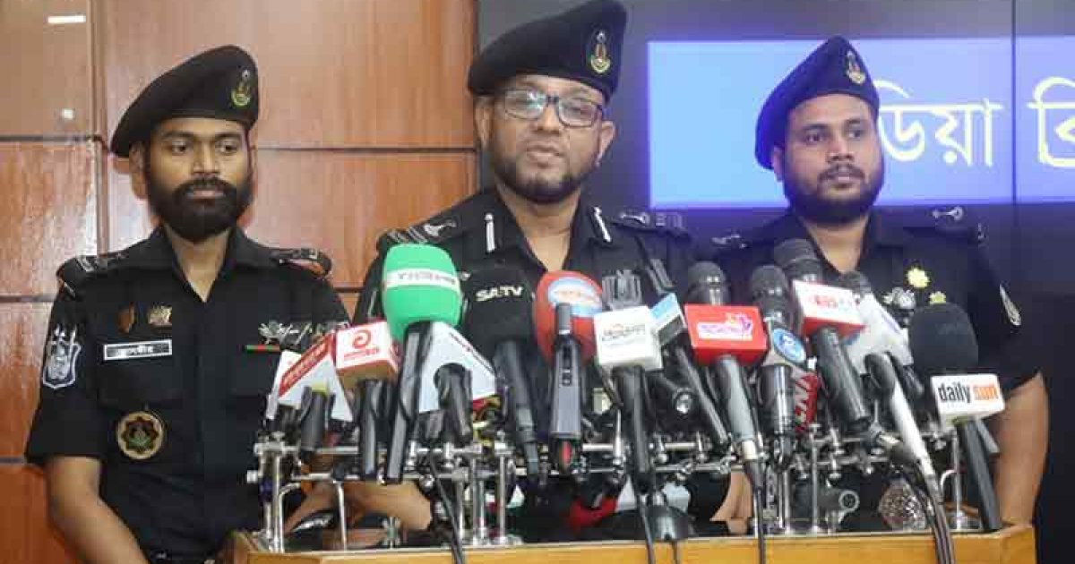 কেরানীগঞ্জসহ বিভিন্ন জায়গায় র‍্যাবের অভিযান: বিদেশি পিস্তল, মাদক ও গ্রেনেড উদ্ধার