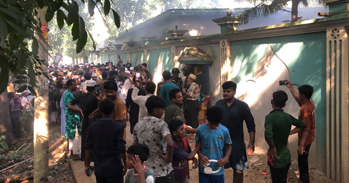 মুসলিম জনতার ধর্মীয় অনুভূতি রক্ষায় প্রশাসনের ব্যর্থতা উদ্বেগজনক