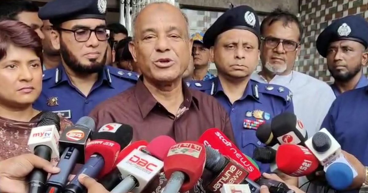পুলিশ ক্যাম্পে হামলা করা ডাকাতরা দেশ ছেড়ে পালিয়ে গেছে: স্বরাষ্ট্র উপদেষ্টা