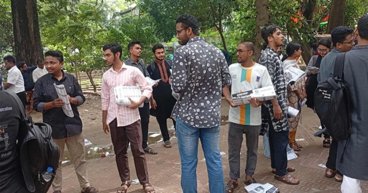 ডাকসু নির্বাচন: প্রচারণায় বিধি লঙ্ঘনের ‘প্রতিযোগিতা’