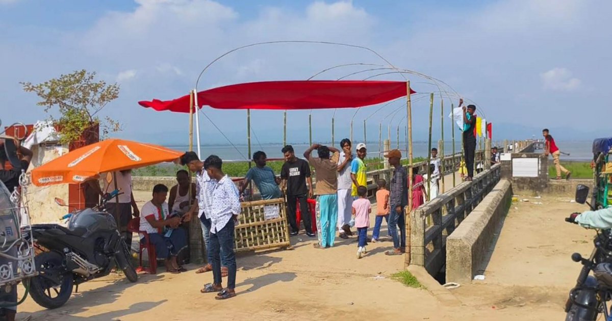 টেকনাফে চাঁদা না দেওয়ায় ব্যবসায়ীকে মারধর