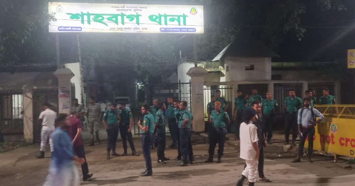 ডাকসু নির্বাচন: বিশৃঙ্খলা ঠেকাতে সতর্ক অবস্থানে পুলিশ