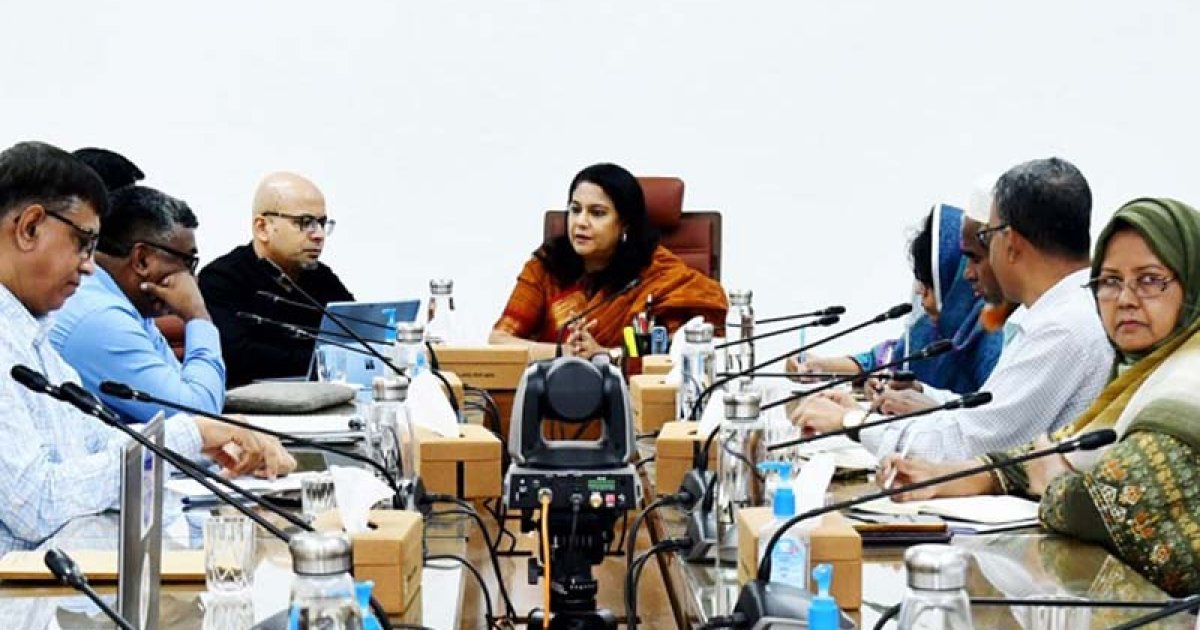 প্রযুক্তি নির্ভর বন নজরদারিতে যাচ্ছে বাংলাদেশ: পরিবেশ উপদেষ্টা