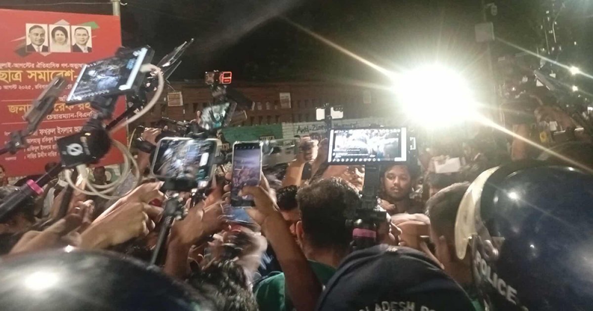 ক্যাম্পাসে ভিড় বাড়ছে ছাত্রদল ও শিবিরকর্মীদের