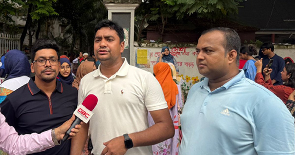 ঢাবির কিছু শিক্ষক শিবিরের ভাষায় কথা বলছেন: নাছির
