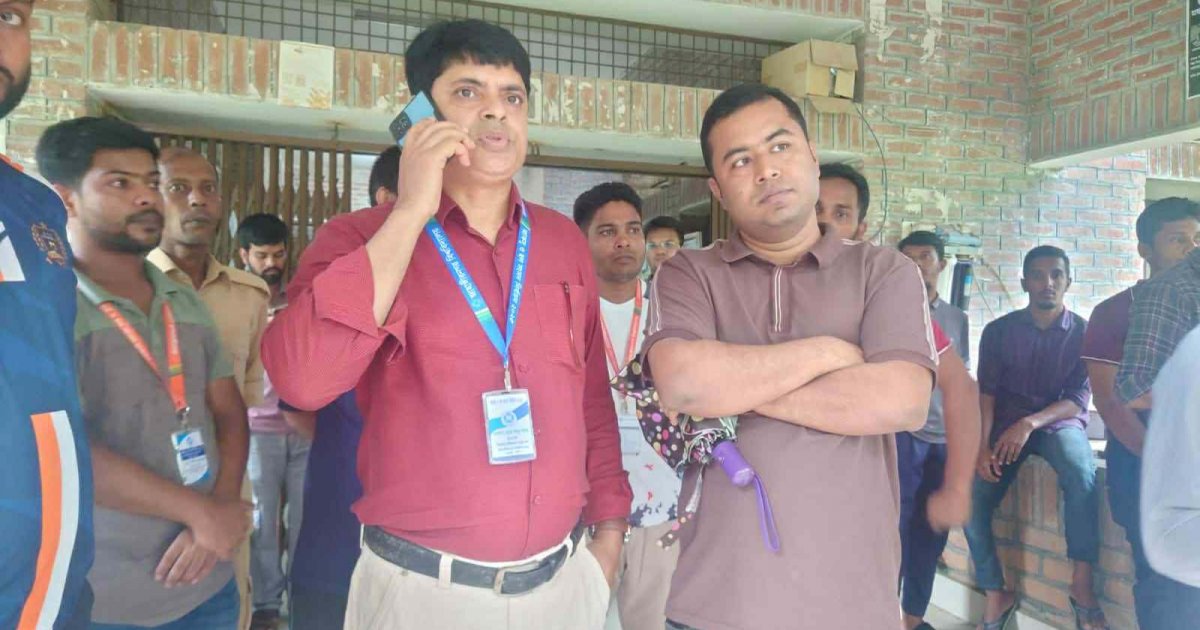 ভোটের দিন জাবির হলে অবস্থান করা ছাত্রদলের কেন্দ্রীয় নেতা আটক