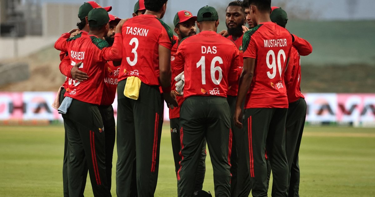 পাওয়ার প্লেতে হংকংয়ের সংগ্রহ ২ উইকেটে ৩৪