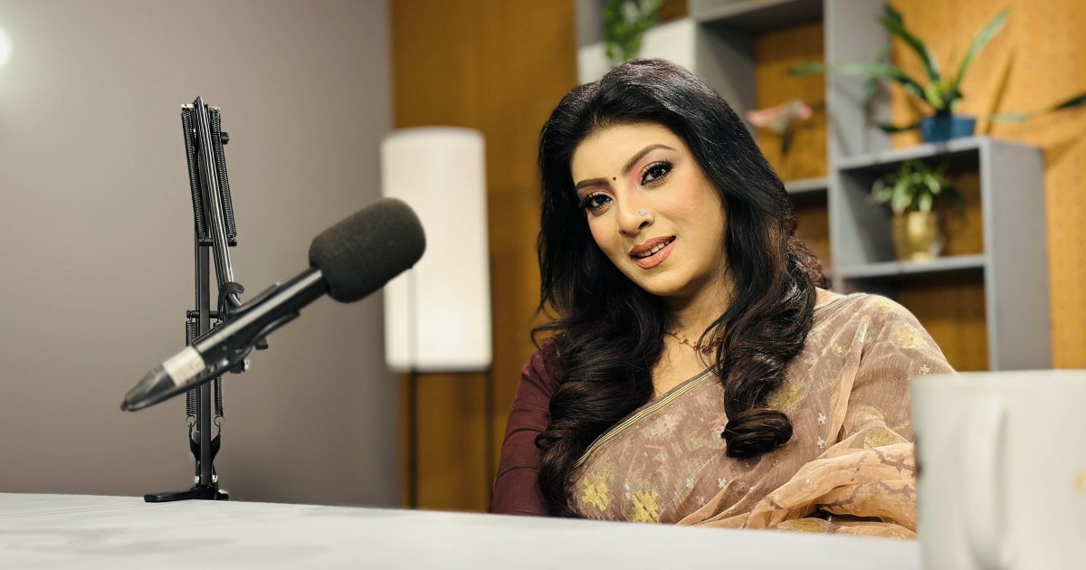 প্রথমবার পডকাস্টে সাদিয়া ইসলাম মৌ