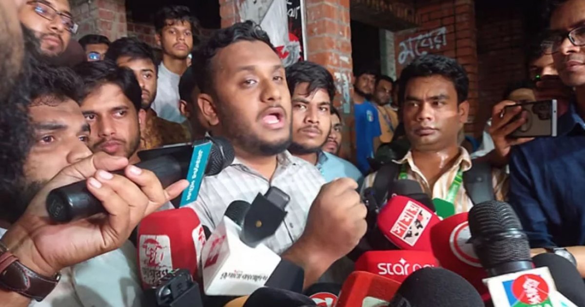 অধ্যাপক মাফরুহী যুদ্ধের ময়দানে এসে লেজ গুটিয়ে পালিয়েছেন: শিবিরের এজিএস প্রার্থী