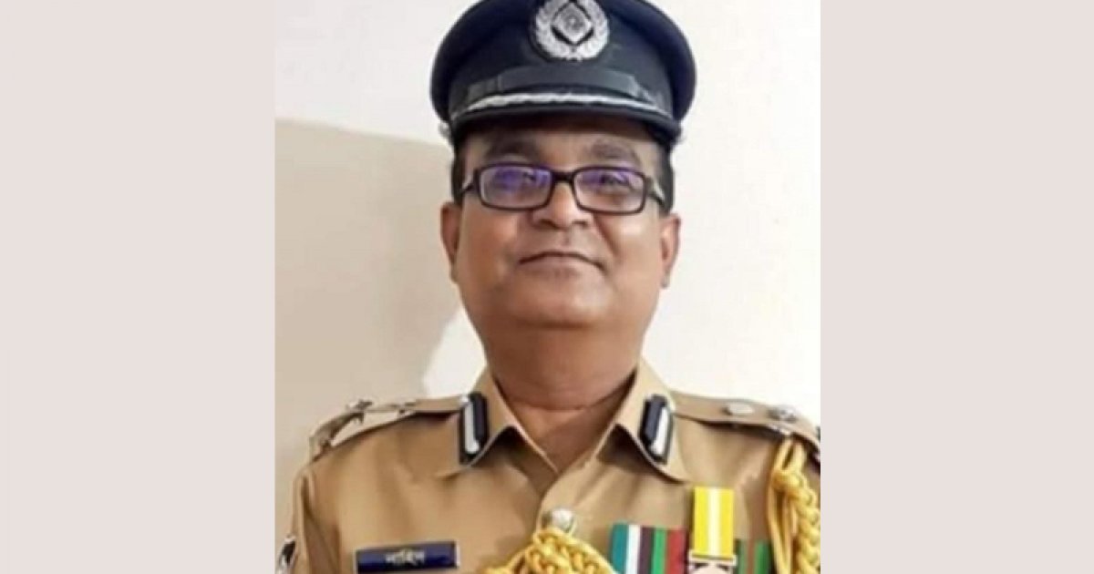 পুলিশের সাবেক ডিআইজি নাহিদুল ইসলাম গ্রেফতার