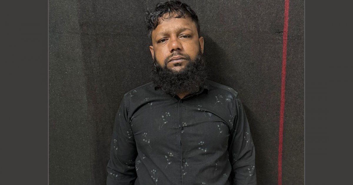 চট্টগ্রামের ‘শীর্ষ সন্ত্রাসী’ জাহাঙ্গীর মাঝি গ্রেফতার