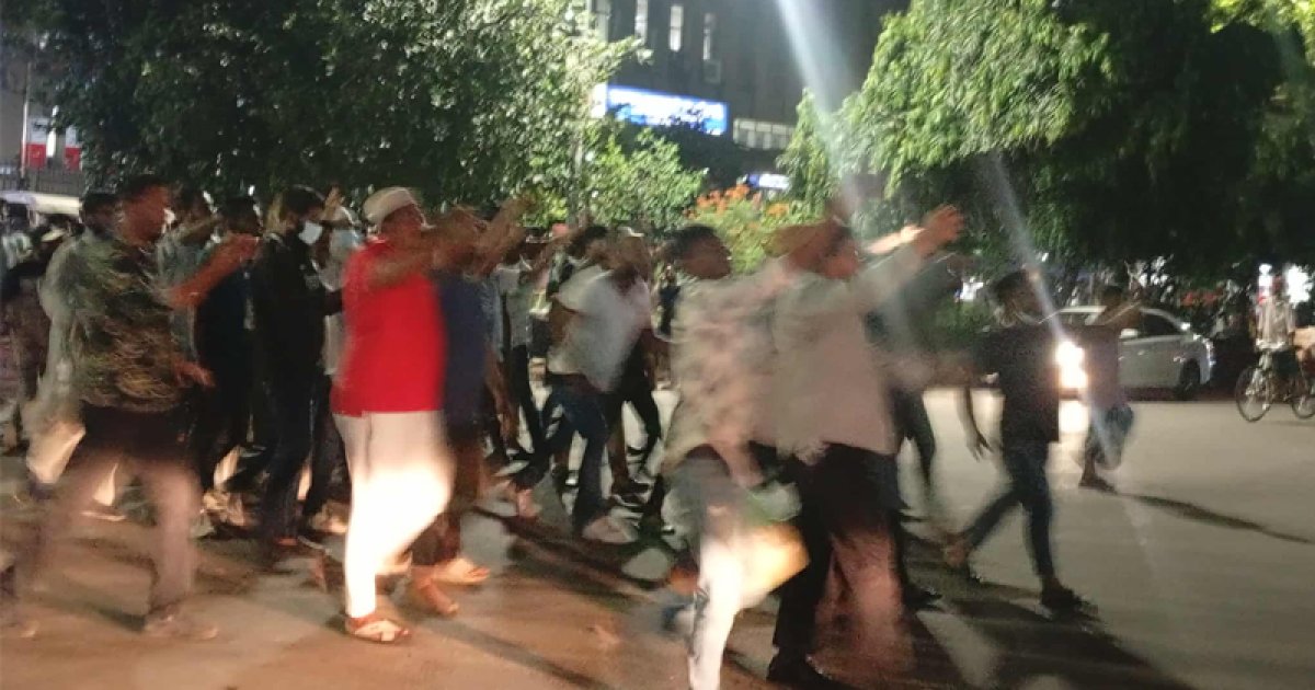 গুলিস্তানে আ.লীগের ঝটিকা মিছিল, ‘স্থানীয়দের’ ধাওয়ায় আটক ৫