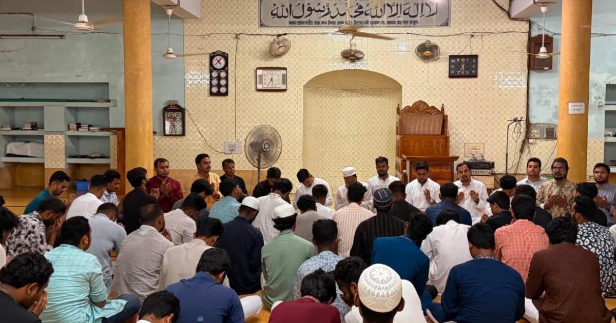 জুলাই শহীদদের স্মরণে দোয়ার মধ্য দিয়ে চাকসুতে ছাত্রদলের কার্যক্রম শুরু