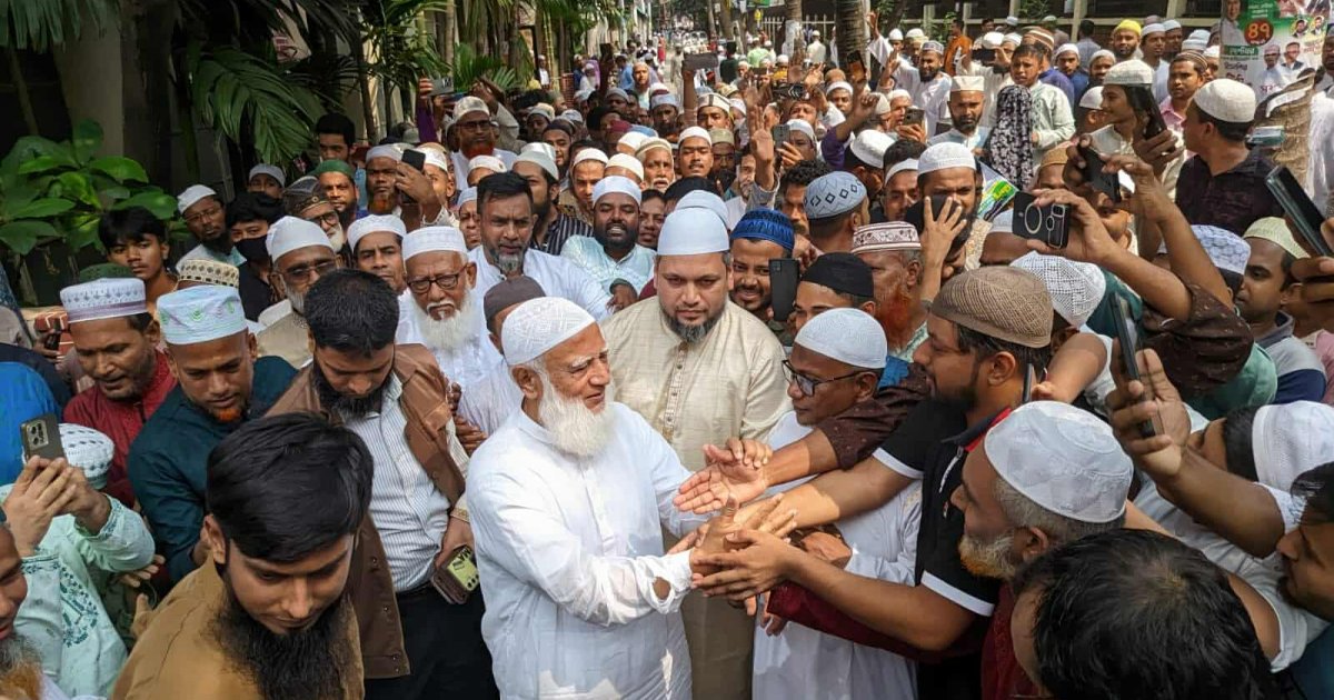 নির্বাচনি গণসংযোগে জামায়াতের আমির, মসজিদে দিলেন বক্তব্য