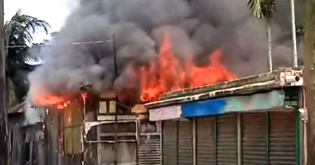 কুমিল্লায় মাইকে ঘোষণা দিয়ে মাজারে হামলার ঘটনায় মামলা, আসামি অজ্ঞাতনামা
