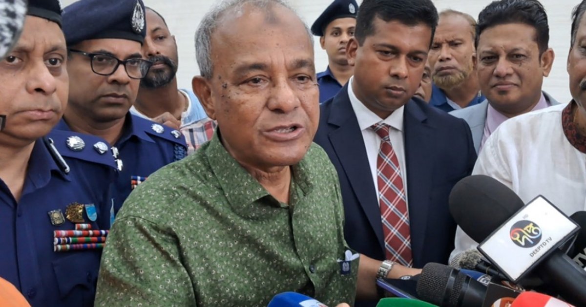 এবার উৎসবমুখর পরিবেশে পূজা অনুষ্ঠিত হবে: স্বরাষ্ট্র উপদেষ্টা