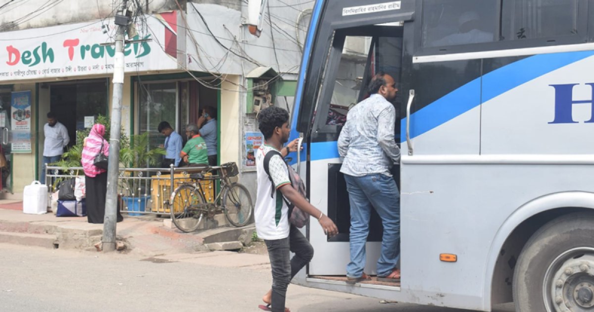 ৩৬ ঘণ্টা পর রাজশাহীতে বাস চলাচল শুরু