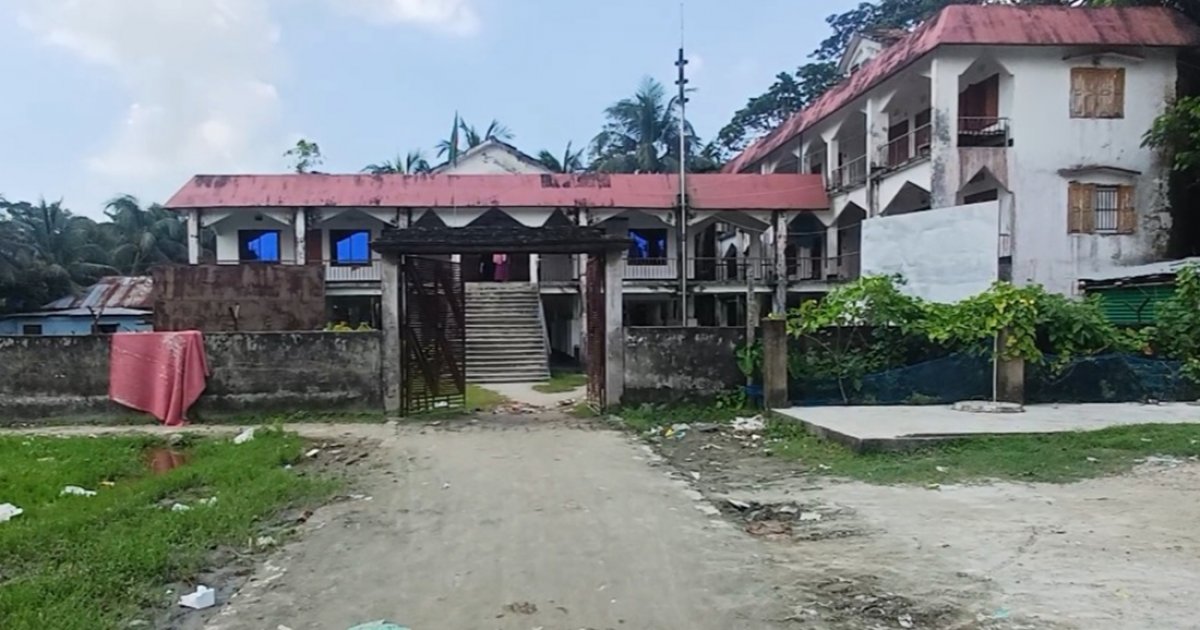 আ.লীগ নেতার সঙ্গে শুভেচ্ছা বিনিময়, ভারপ্রাপ্ত ইউপি চেয়ারম্যানকে প্রত্যাহার