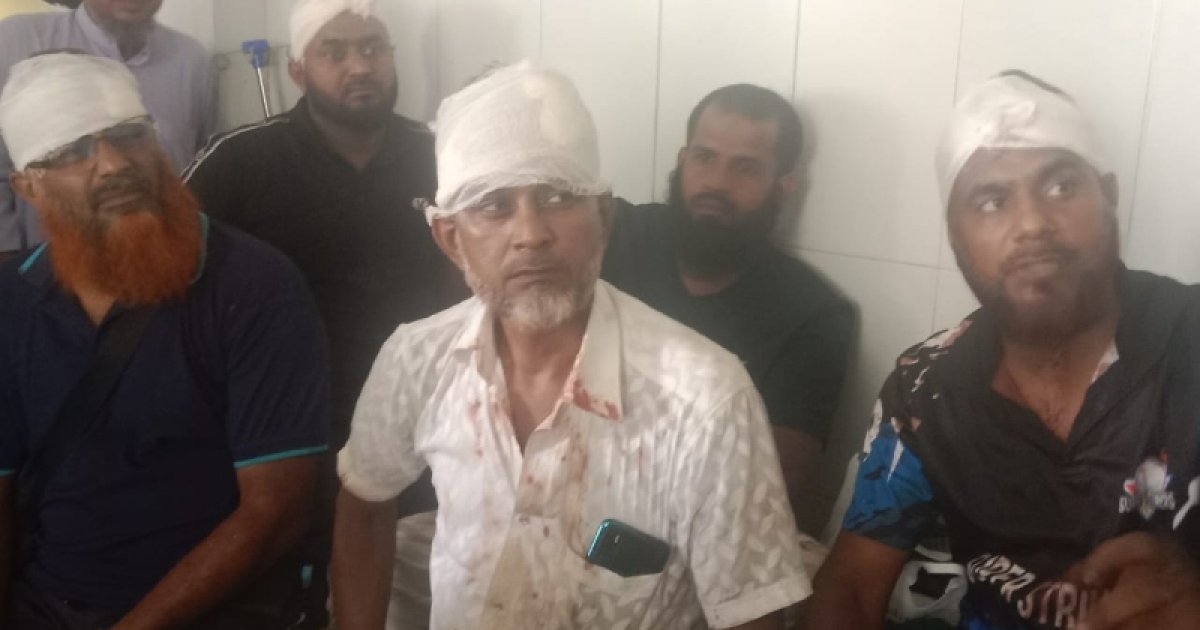 পবায় পয়োনিষ্কাশনের পাইপ লাইন বসানোকে কেন্দ্র করে সংঘর্ষে আহত ১৫