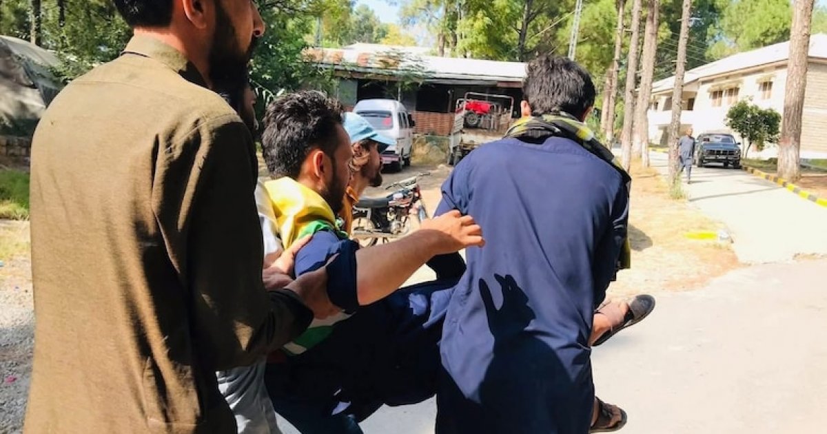 পাকিস্তান সরকার ও সেনাবাহিনীকে ডাইনি বললেন আজাদ কাশ্মিরের নেতা