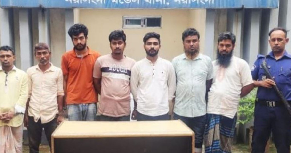 চাঁদা তোলার সময় আটক করায় অতিরিক্ত পুলিশ সুপারের ওপর হামলা, গ্রেফতার ৭