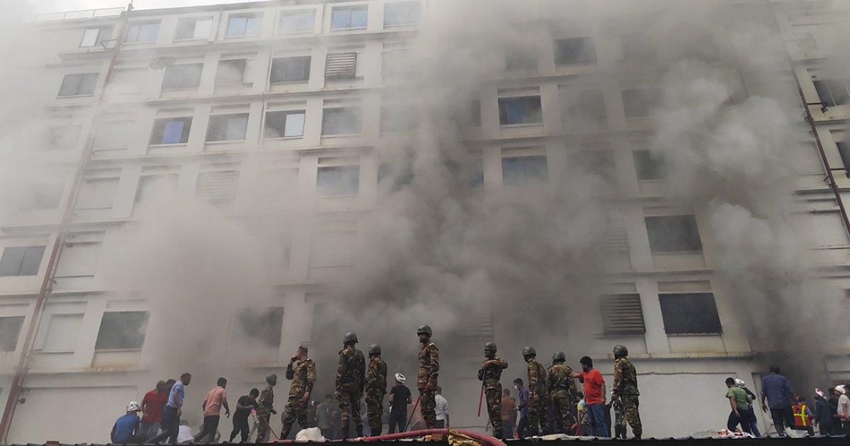 আশুলিয়ায় পোশাক কারখানার আগুন নিয়ন্ত্রণে