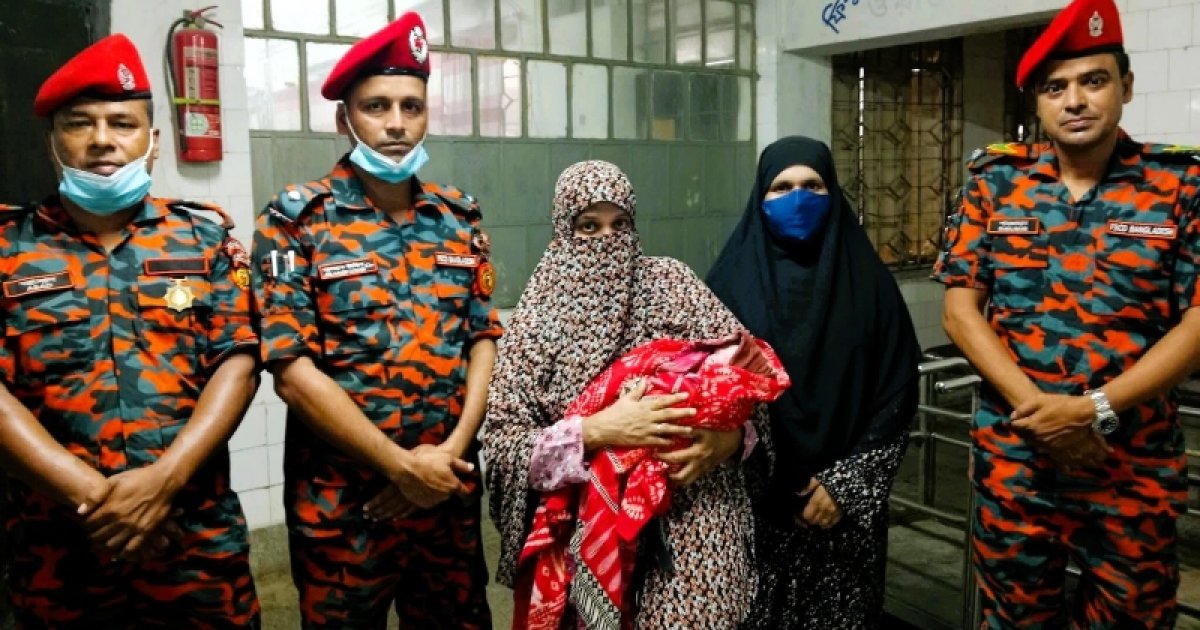 অগ্নিকাণ্ডে শহীদ ফায়ারফাইটার নূরুল হুদার ঘরে জন্ম নিলো ছেলে সন্তান
