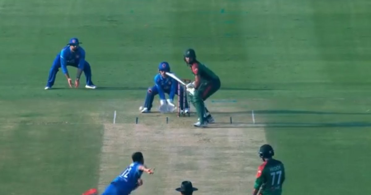 অভিষেকে সাইফ আউট হলেন ২৬ রানে