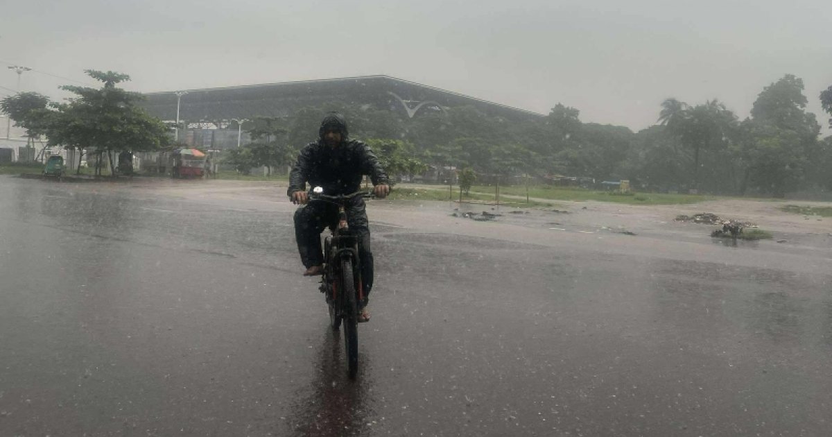 সারাদেশে মাঝারি থেকে ভারী বৃষ্টির পূর্বাভাস