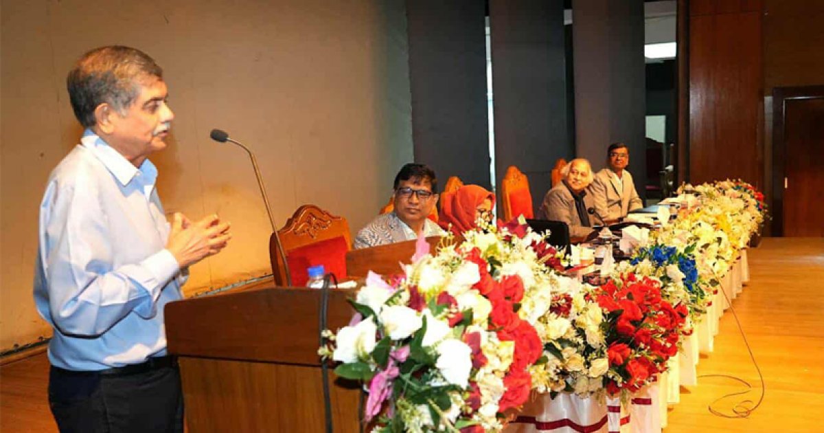 উচ্চশিক্ষার সমস্যা চিহ্নিত করে টেকসই সমাধান চান শিক্ষা উপদেষ্টা
