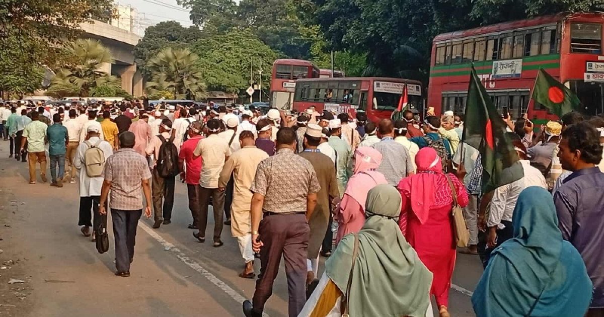 শিক্ষকদের ‘মার্চ টু সচিবালয়’ আটকে দিলো পুলিশ