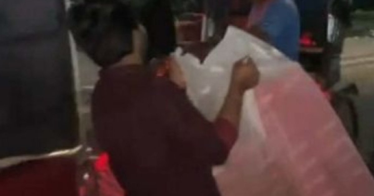 ২০০ প্যাকেট নাশতা বাজেয়াপ্ত করার পর মিটিং স্থগিত করলো শিবির প্যানেল
