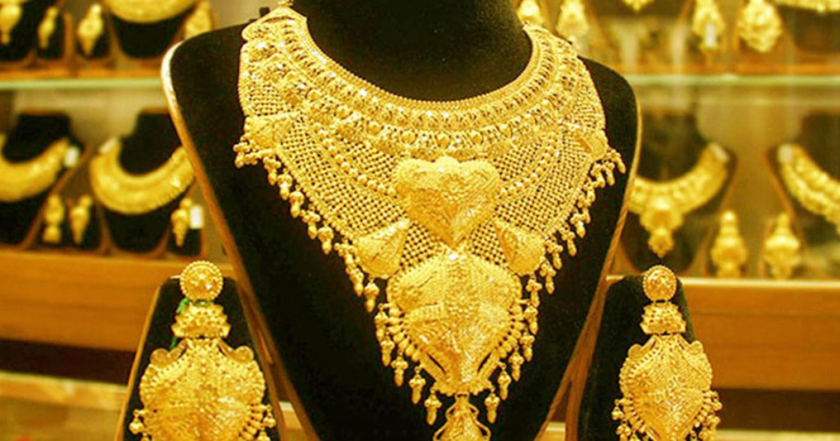 দুই লাখ ৭ হাজারের নিচে নামলো স্বর্ণের ভরি