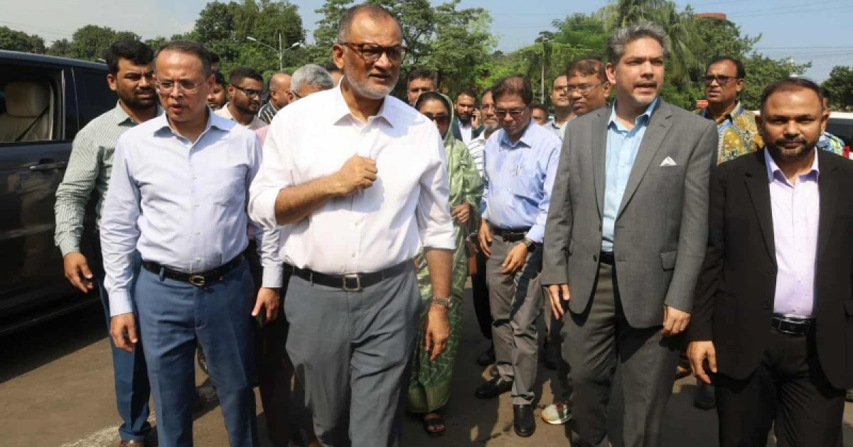 শাহজালালের কার্গো এলাকা পরিদর্শনে উপদেষ্টাসহ ব্যবসায়ী নেতারা