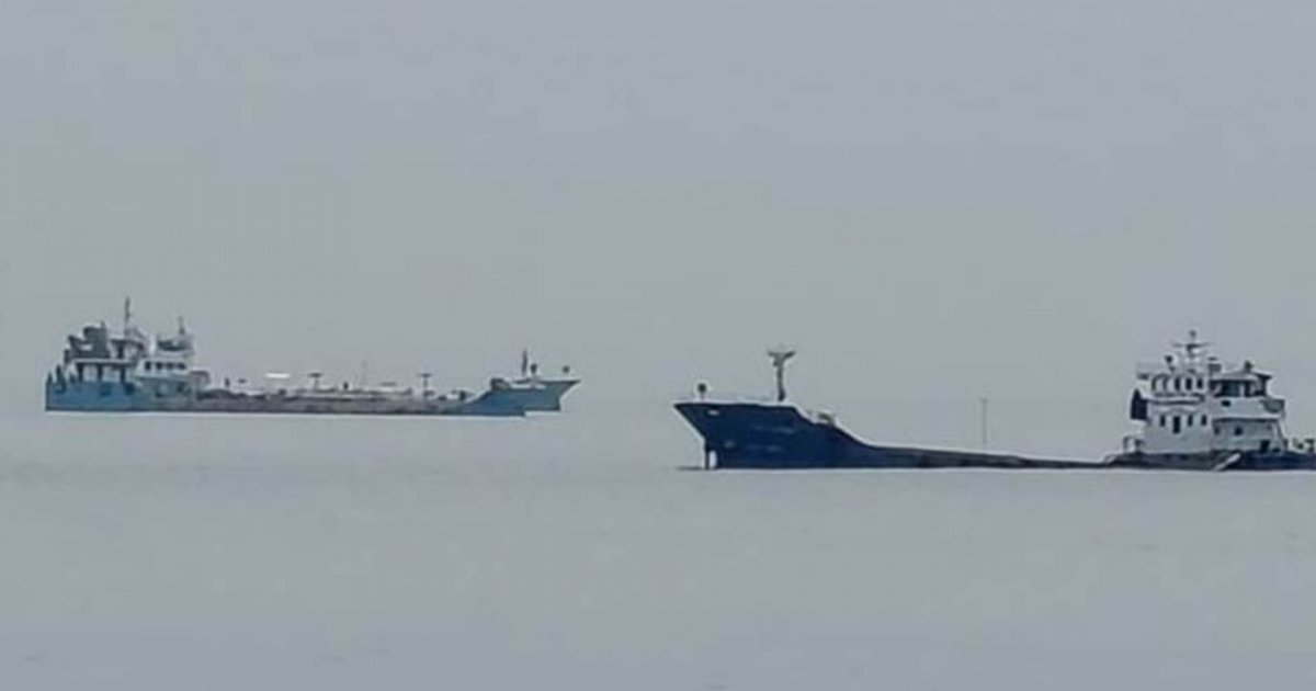 চট্টগ্রাম বন্দরে ১২০০ টন কাঁচামালসহ ডুবে গেছে জাহাজ