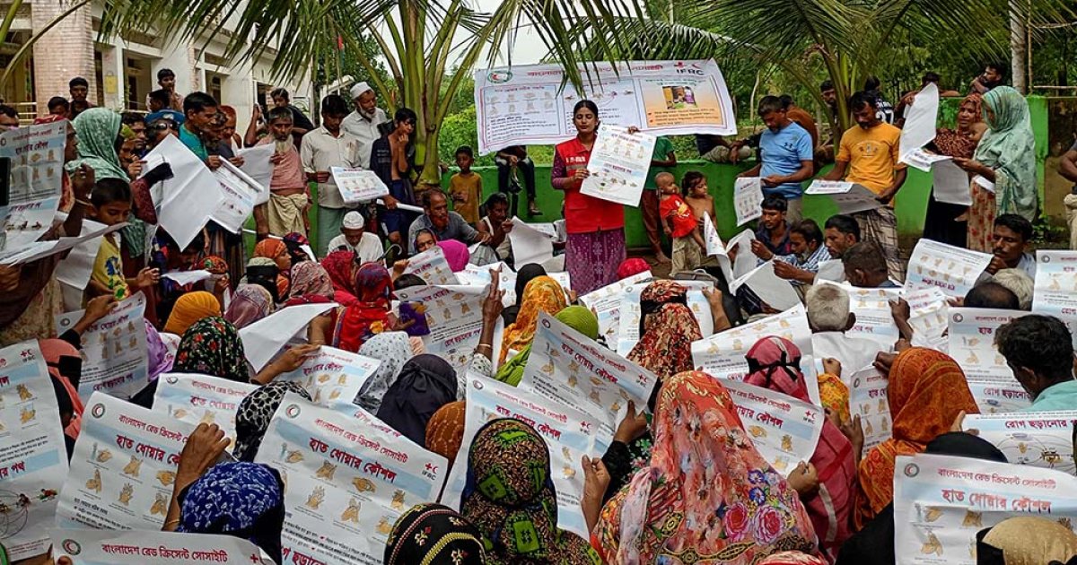 রেড ক্রিসেন্ট-আইএফআরসি’র সহায়তায় ঘুরে দাঁড়িয়েছে বন্যাকবলিত মানুষ