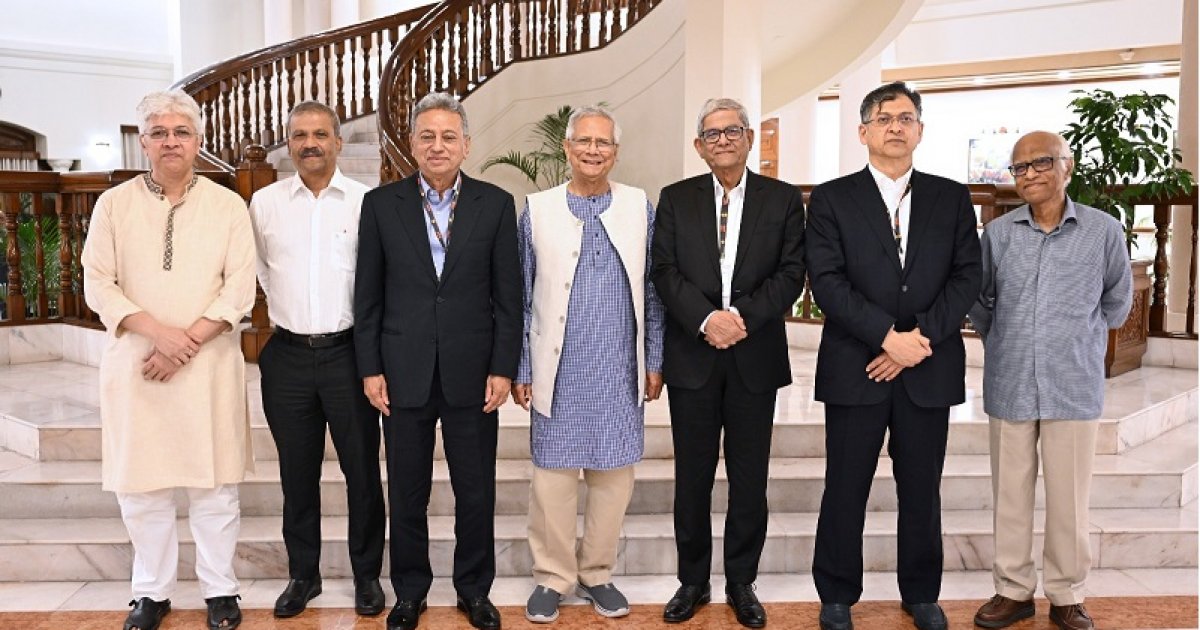 সরকারকে তত্ত্বাবধায়ক সরকারের ভূমিকায় যেতে হবে: ফখরুল