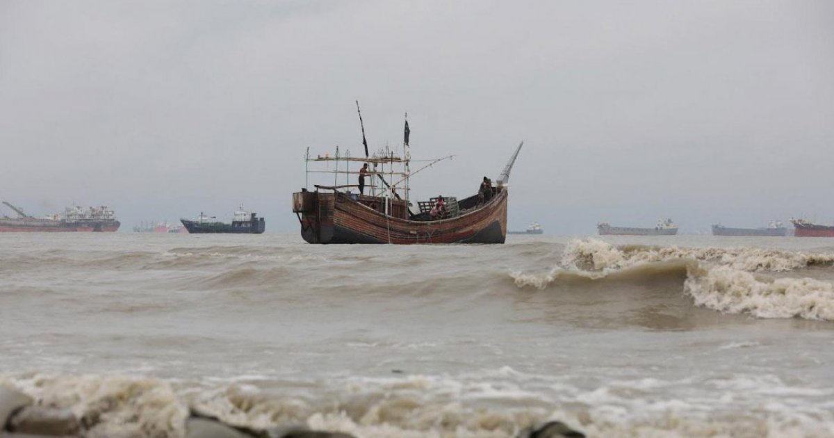 সাগরে নিম্নচাপ, বন্দরে ১ নম্বর সতর্ক সংকেত